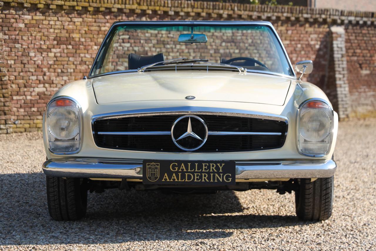 1967 Mercedes - Benz Mercedes Benz 250 SL Pagode
