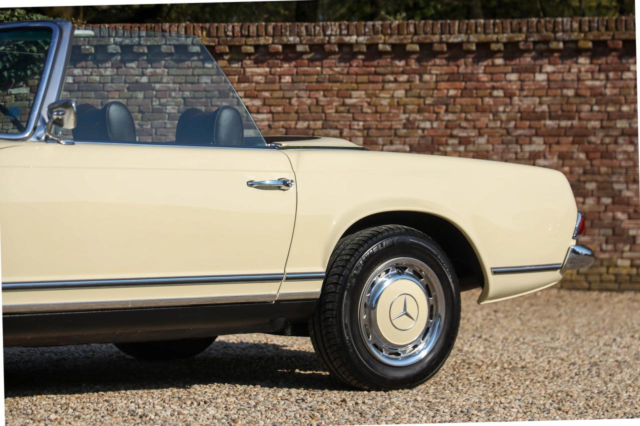 1967 Mercedes - Benz Mercedes Benz 250 SL Pagode