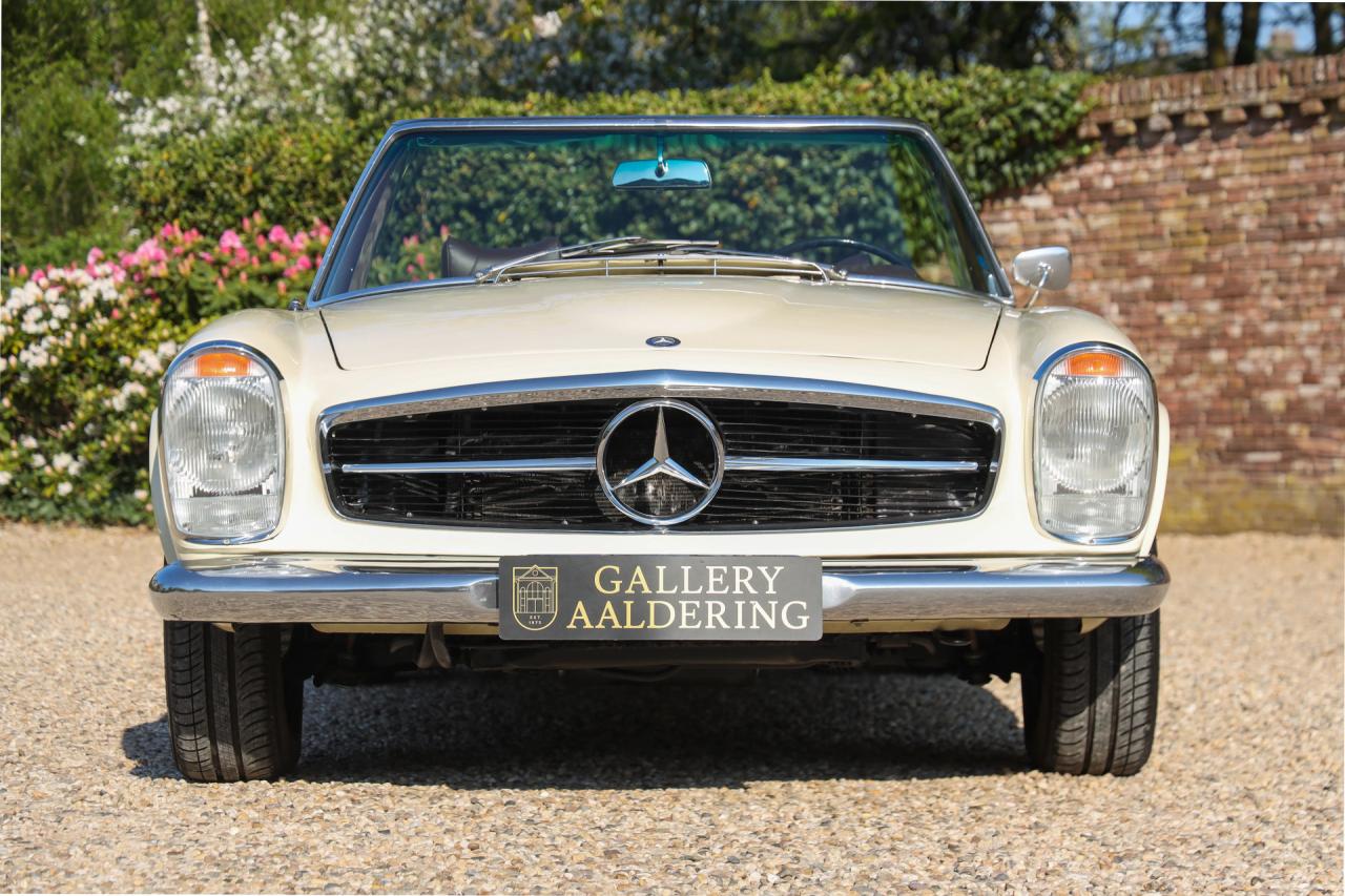 1967 Mercedes - Benz Mercedes Benz 250 SL Pagode