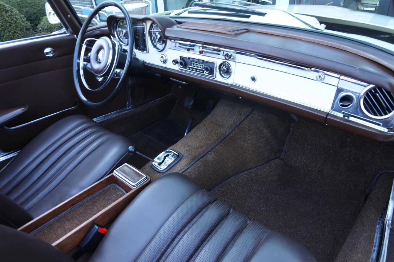 1967 Mercedes - Benz Mercedes Benz 250 SL Pagode