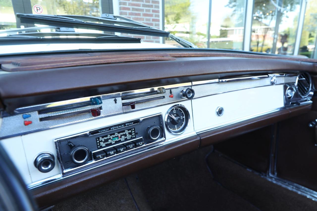 1967 Mercedes - Benz Mercedes Benz 250 SL Pagode