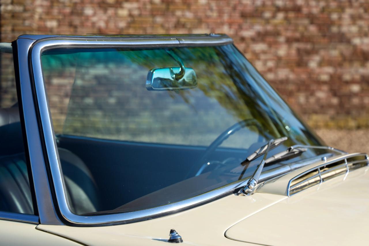 1967 Mercedes - Benz Mercedes Benz 250 SL Pagode
