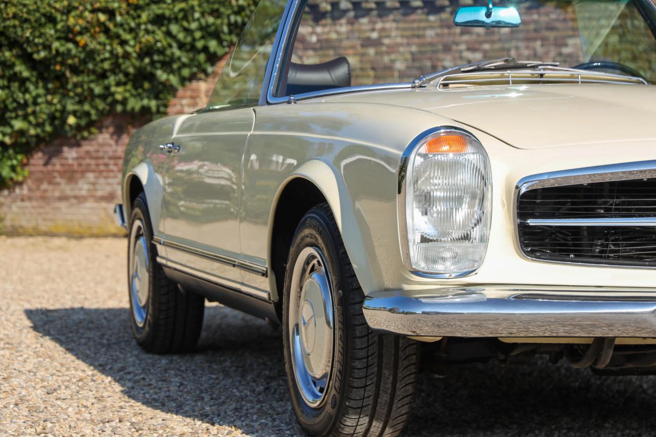 1967 Mercedes - Benz Mercedes Benz 250 SL Pagode
