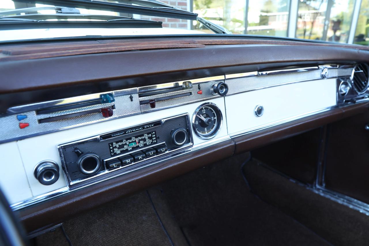 1967 Mercedes - Benz Mercedes Benz 250 SL Pagode