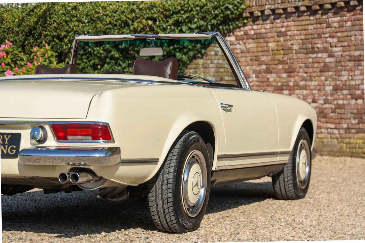 1967 Mercedes - Benz Mercedes Benz 250 SL Pagode