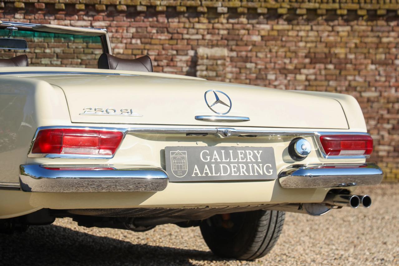 1967 Mercedes - Benz Mercedes Benz 250 SL Pagode
