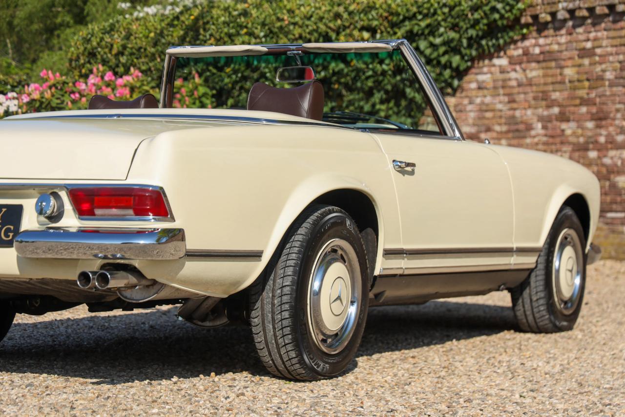 1967 Mercedes - Benz Mercedes Benz 250 SL Pagode