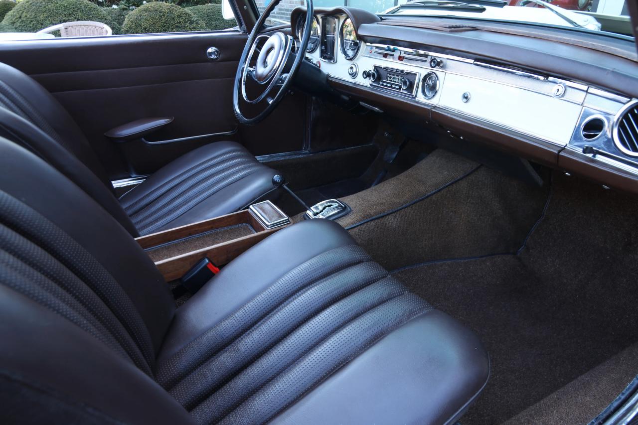 1967 Mercedes - Benz Mercedes Benz 250 SL Pagode