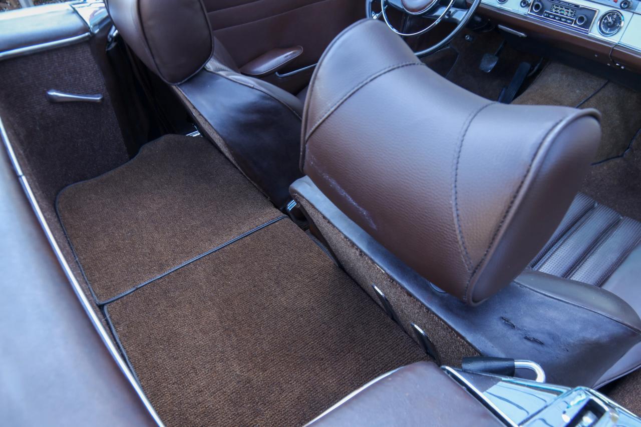 1967 Mercedes - Benz Mercedes Benz 250 SL Pagode