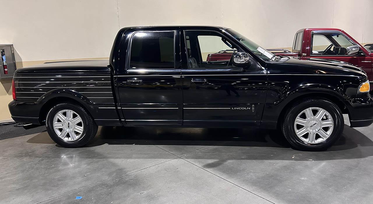 2002 Lincoln BLACKWOOD