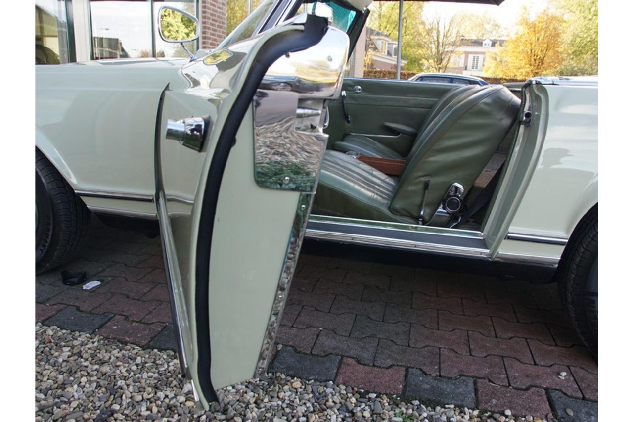 1967 Mercedes - Benz Mercedes Benz 230 SL Pagode &ldquo;Second owner and 42.000 miles since &rdquo;