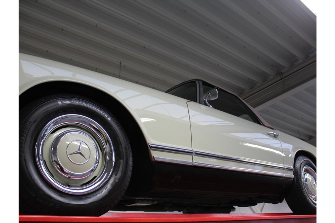 1967 Mercedes - Benz Mercedes Benz 230 SL Pagode &ldquo;Second owner and 42.000 miles since &rdquo;