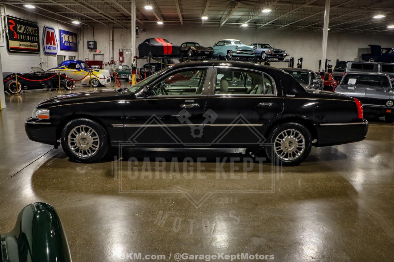 2010 Lincoln Town Car
