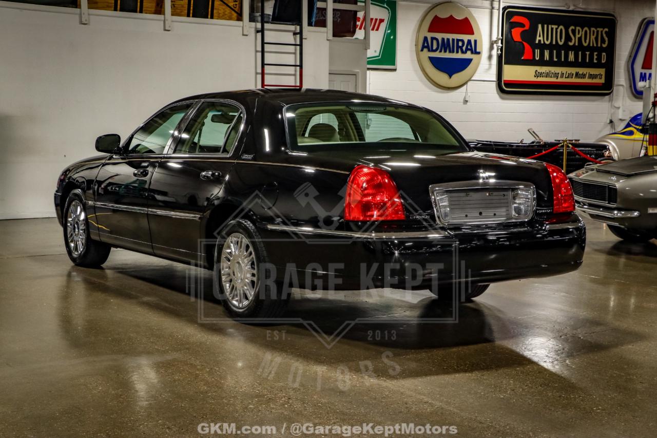 2010 Lincoln Town Car