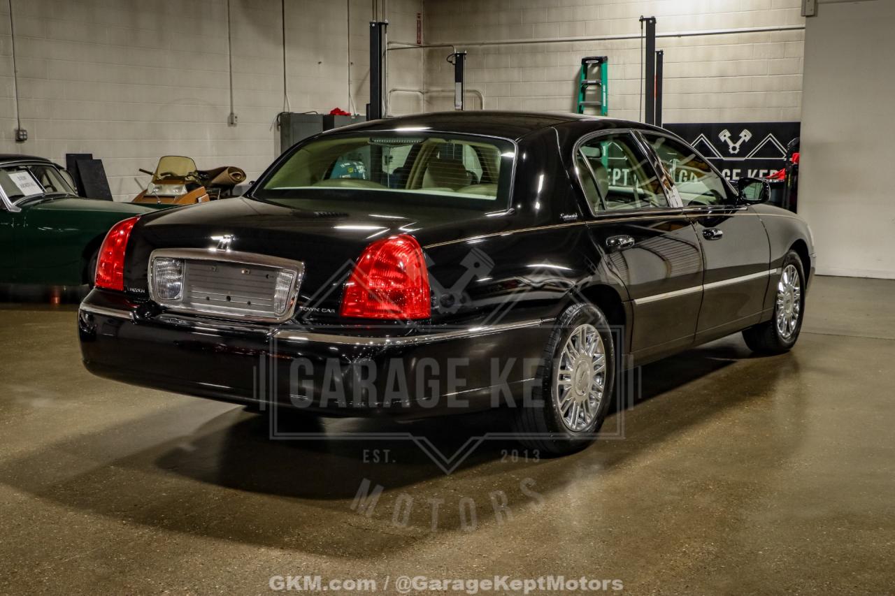 2010 Lincoln Town Car
