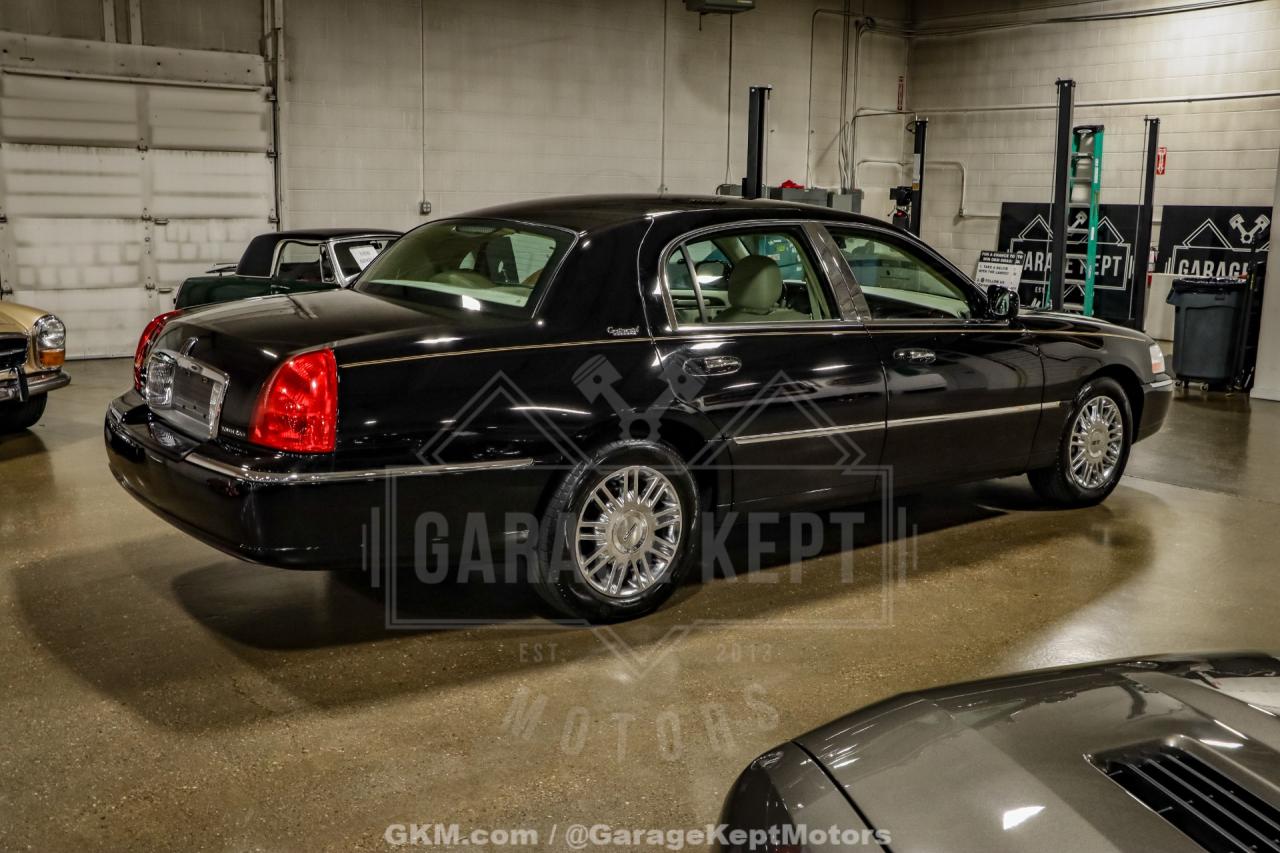 2010 Lincoln Town Car