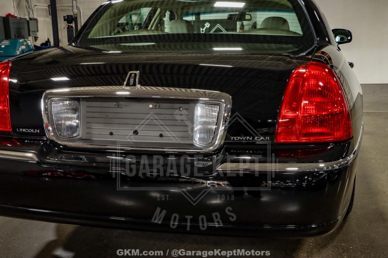 2010 Lincoln Town Car