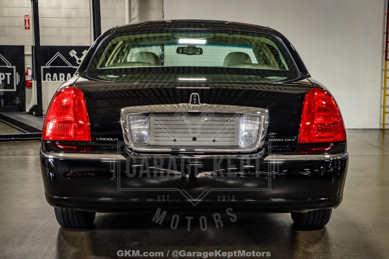 2010 Lincoln Town Car