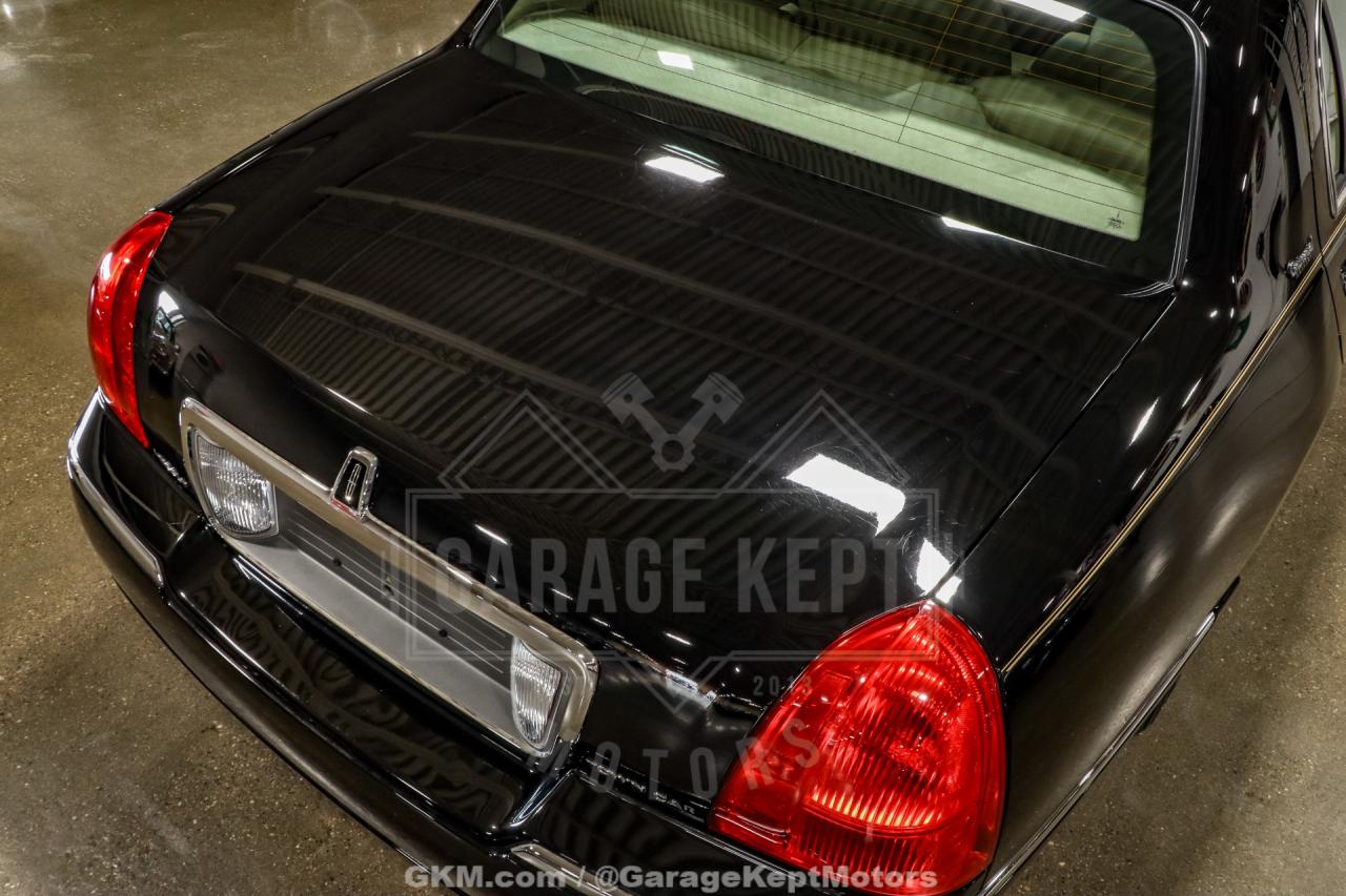 2010 Lincoln Town Car