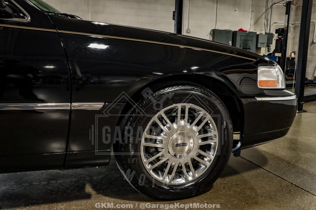 2010 Lincoln Town Car