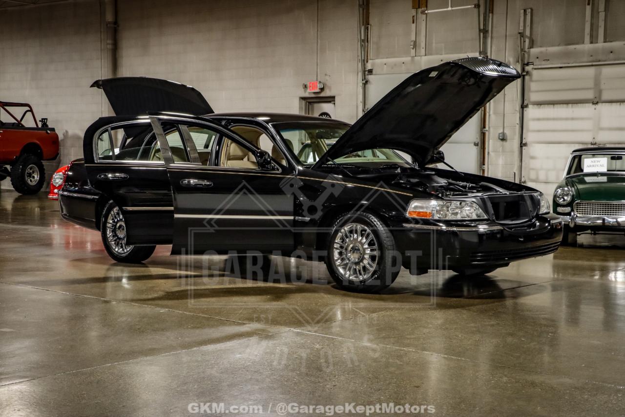 2010 Lincoln Town Car