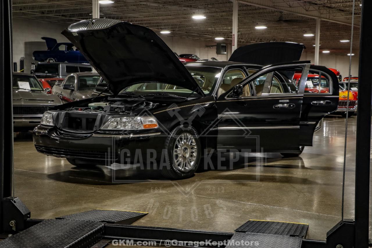 2010 Lincoln Town Car