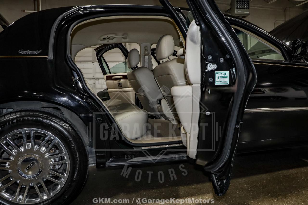 2010 Lincoln Town Car