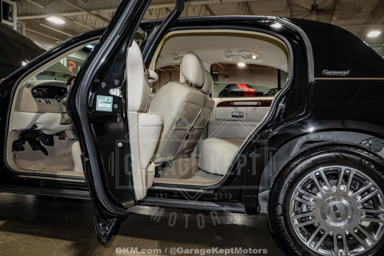 2010 Lincoln Town Car