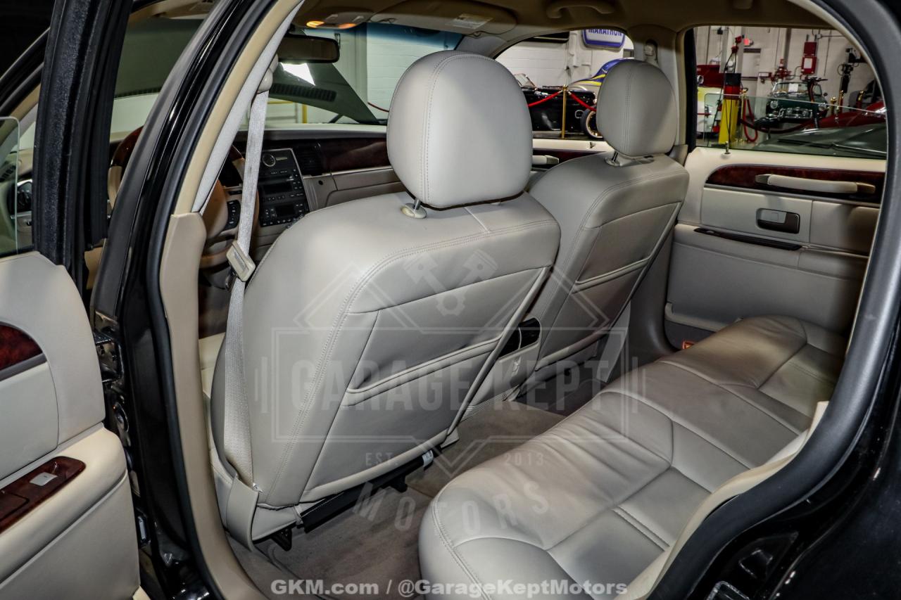 2010 Lincoln Town Car