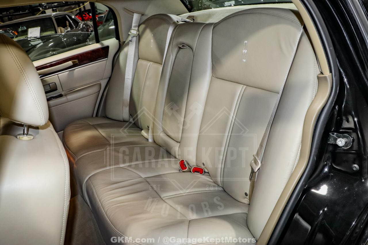 2010 Lincoln Town Car