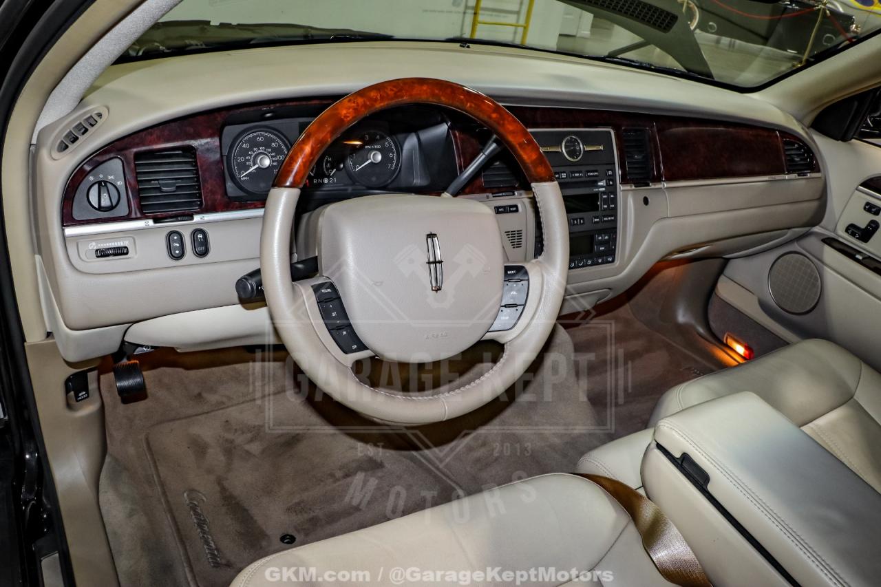 2010 Lincoln Town Car