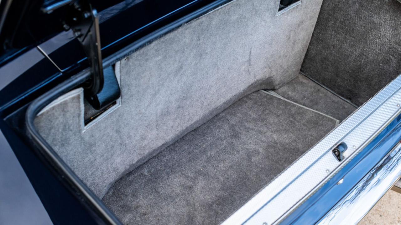 1987 Aston Martin V8 Volante