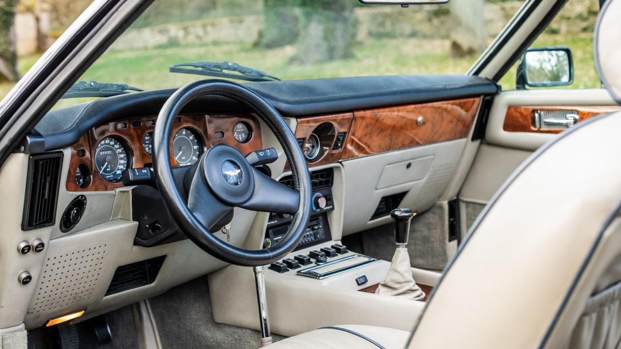 1987 Aston Martin V8 Volante
