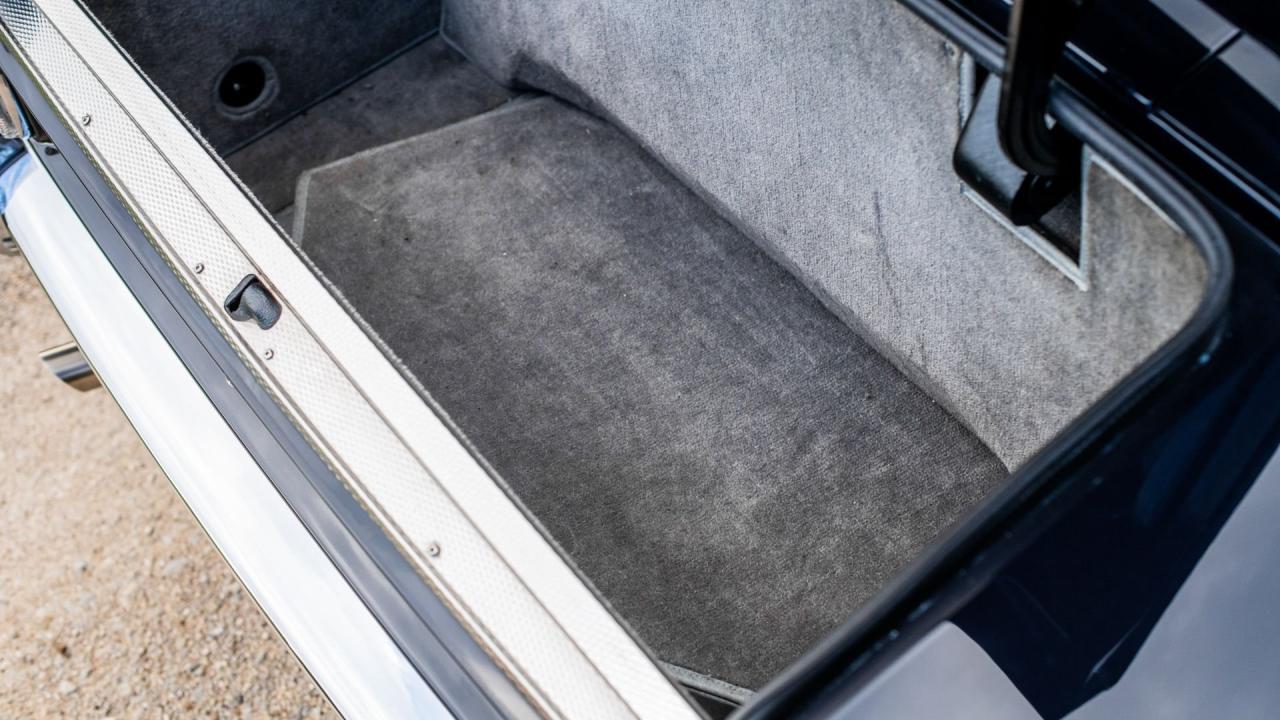 1987 Aston Martin V8 Volante