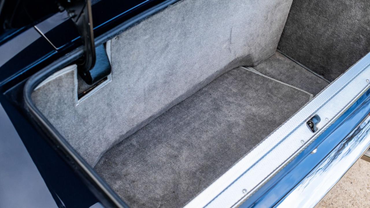 1987 Aston Martin V8 Volante