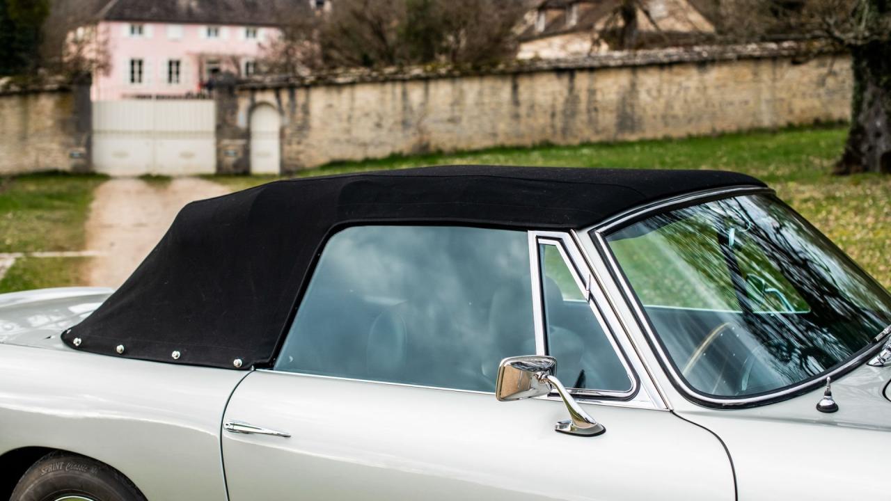 1968 Aston Martin DB6 Volante MKI