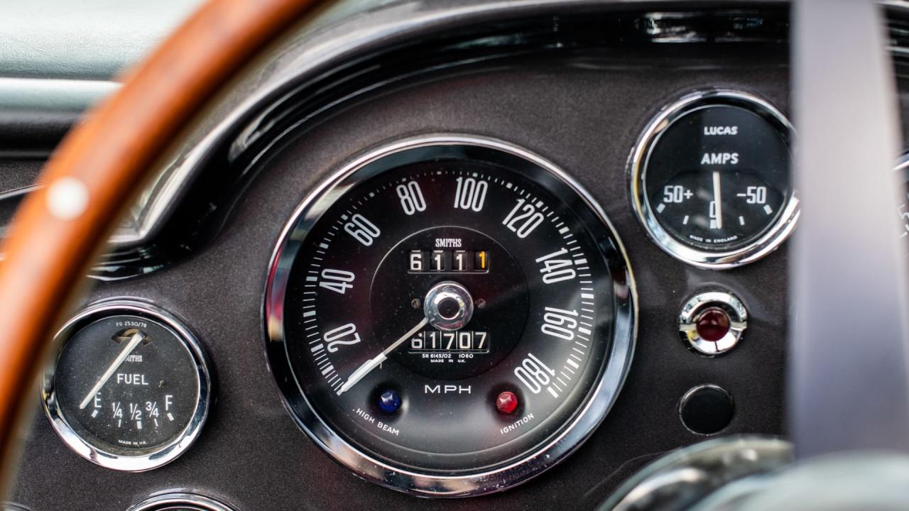 1968 Aston Martin DB6 Volante MKI