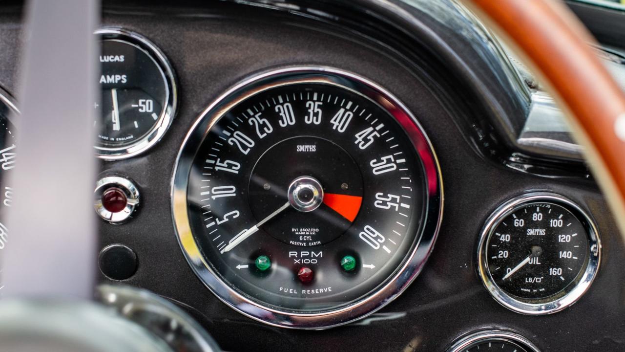 1968 Aston Martin DB6 Volante MKI