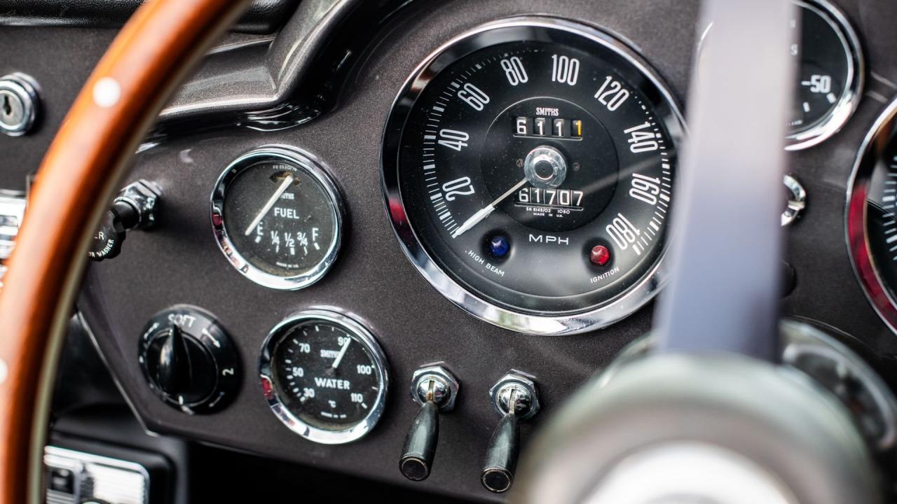 1968 Aston Martin DB6 Volante MKI