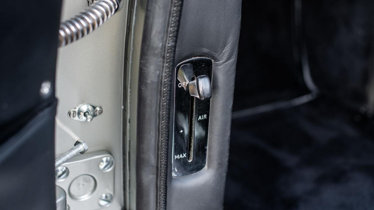 1968 Aston Martin DB6 Volante MKI