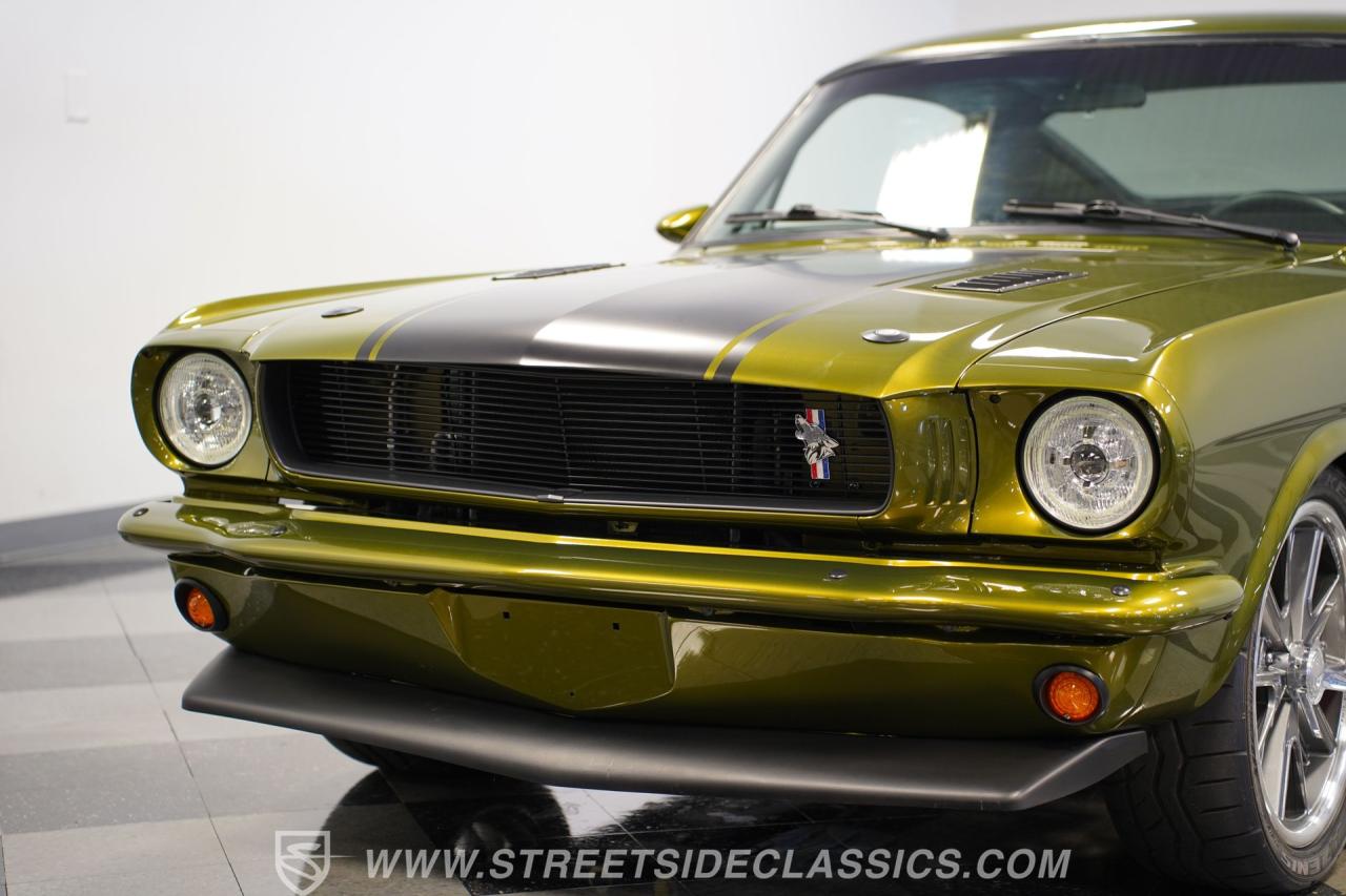 1965 Ford Mustang 2+2 Fastback Restomod