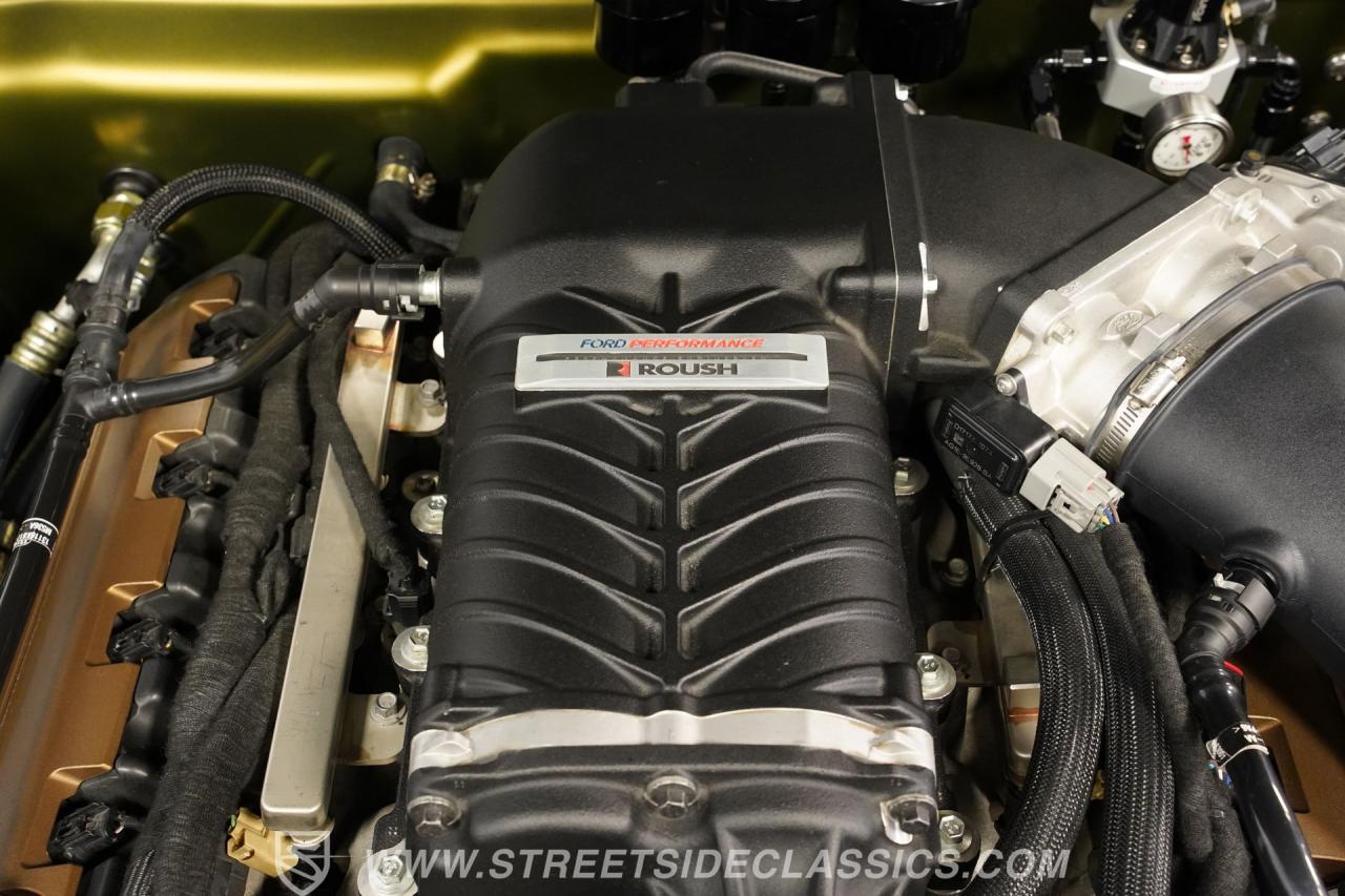 1965 Ford Mustang 2+2 Fastback Restomod