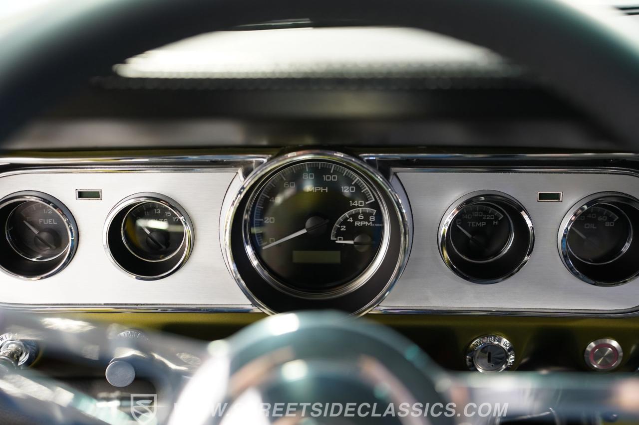 1965 Ford Mustang 2+2 Fastback Restomod