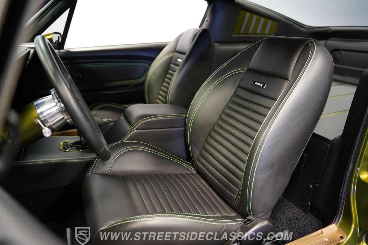 1965 Ford Mustang 2+2 Fastback Restomod