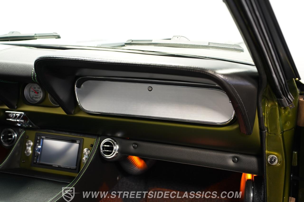 1965 Ford Mustang 2+2 Fastback Restomod