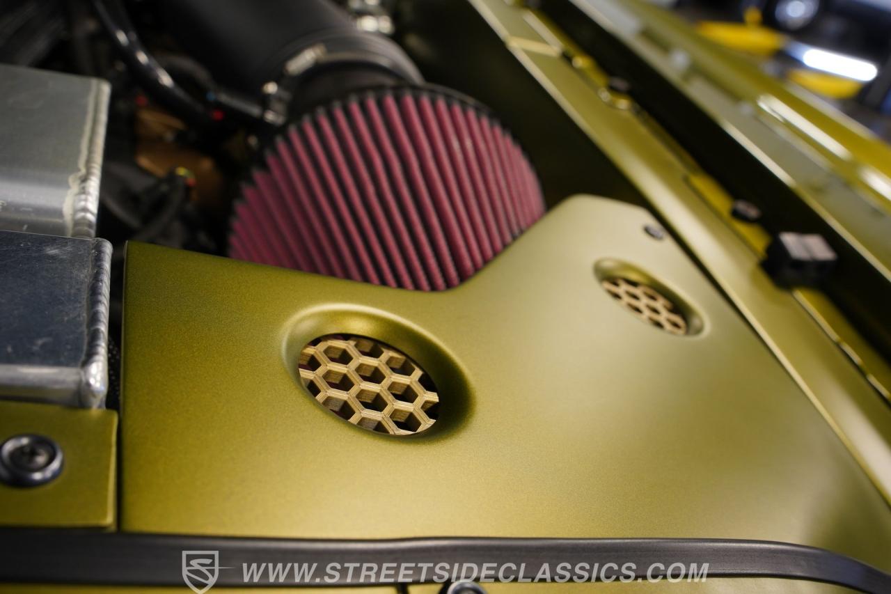 1965 Ford Mustang 2+2 Fastback Restomod