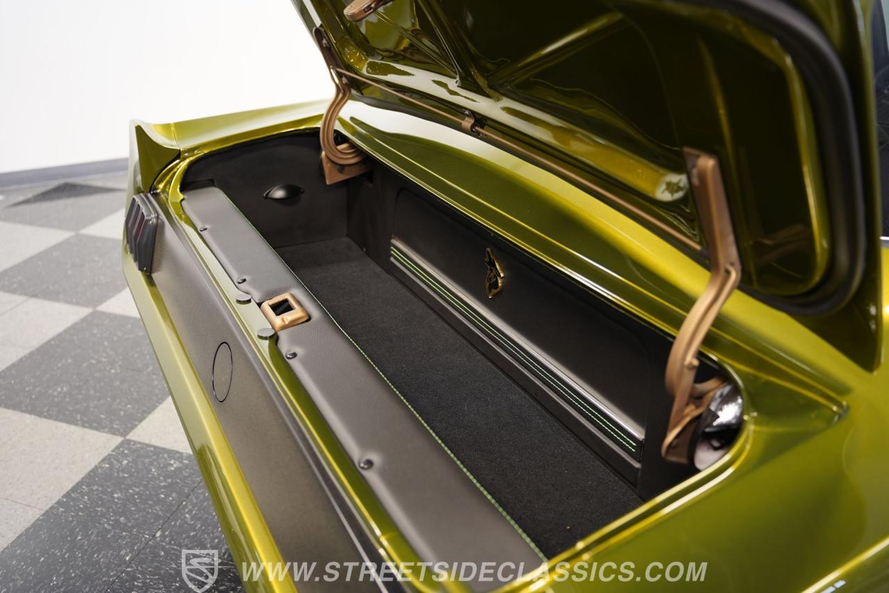 1965 Ford Mustang 2+2 Fastback Restomod