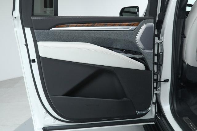 2025 Cadillac Escalade ESV