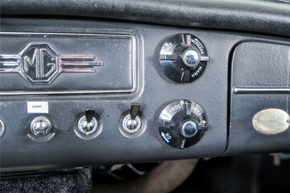 1965 MG B MGB 1.8 overdrive spaakwielen