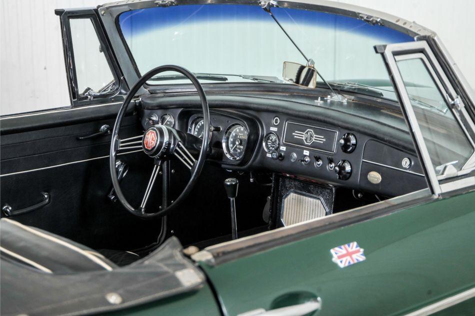 1965 MG B MGB 1.8 overdrive spaakwielen